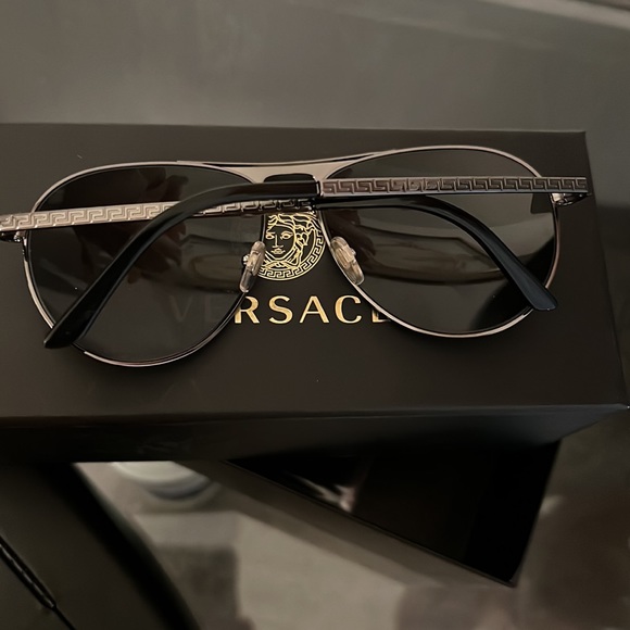 Versace Occhiale Metallo Sunglasses - Picture 9 of 12